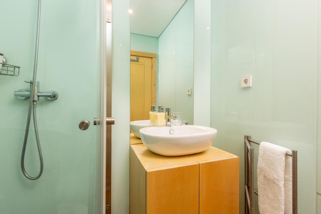 Sunny Loft In Downtown Porto With Private Parking Apartment Exterior photo
